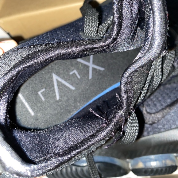 Lebron James women size 7.5 - Picture 3 of 5